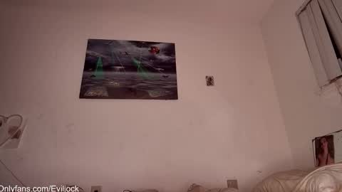 bebe  dust online show from 8, 11, 2025