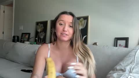 Snapshot of becca0101 chatting on 7, 1, 2025 Becca Hart online show from 7, 1, 2025