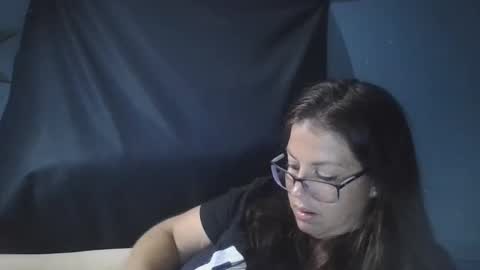 Snapshot of beccabee37 chatting on 23, 9, 2025 beccabee37 online show from 23, 9, 2025