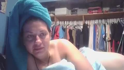 Snapshot of beccabee37 chatting on 3, 10, 2025 beccabee37 online show from 3, 10, 2025