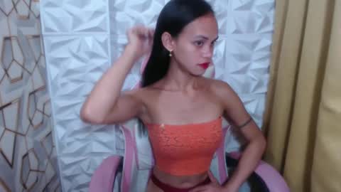 Snapshot of beccamiller22 chatting on 1, 2, 2025 becca online show from 1, 2, 2025