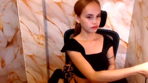 Snapshot of beccamiller22 chatting on 7, 8, 2026 becca online show from 7, 8, 2026