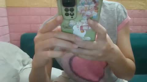 Snapshot of beebaby_xx chatting on 11, 10, 2025 beebaby_xx online show from 11, 10, 2025