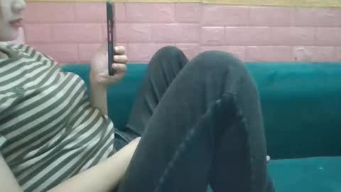 Snapshot of beebaby_xx chatting on 13, 10, 2025 beebaby_xx online show from 13, 10, 2025