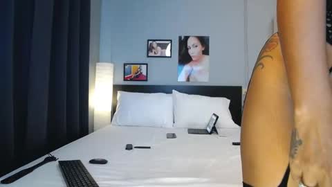 Snapshot of beebeethai chatting on 25, 11, 2025 Bee if you ever see the girl who can take 12 inch all the way inside the ass try me online show from 25, 11, 2025