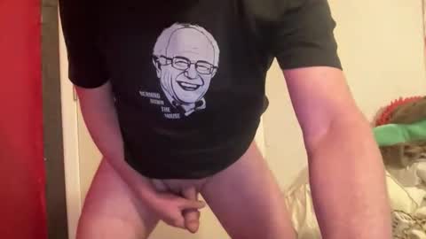 Snapshot of beelove2025 chatting on 21, 12, 2025 beelove2025 online show from 21, 12, 2025