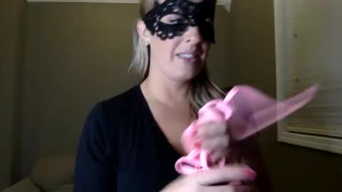 Bella Bradford online show from 4, 3, 2025