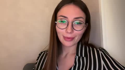 bella_foxxi online show from 4, 12, 2024