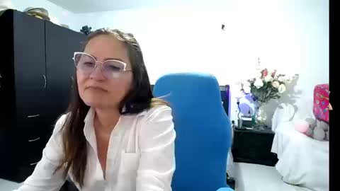 Bella online show from 1, 10, 2025