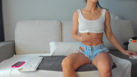 Snapshot of bella_hot77 chatting on 19, 1, 2025 Anna online show from 19, 1, 2025