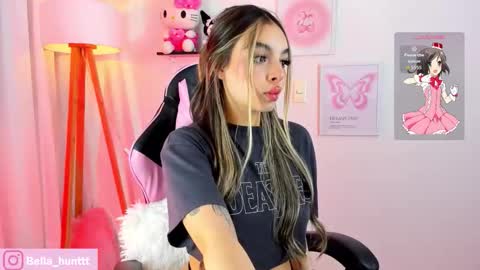 Snapshot of bella_hunteer chatting on 3, 10, 2025 bella igbella hunttt online show from 3, 10, 2025