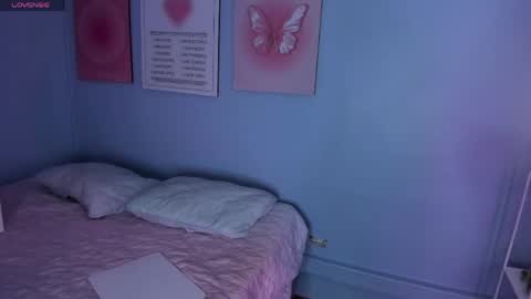  Bella  online show from 16, 4, 2026