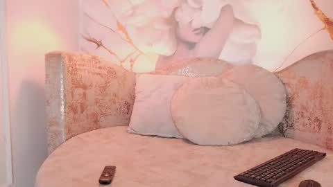 Snapshot of bella_moonlight_cr chatting on 15, 7, 2026 BELLA online show from 15, 7, 2026