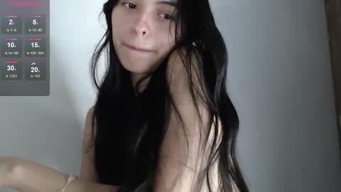 Snapshot of bella_musee chatting on 31, 12, 2024   online show from 31, 12, 2024