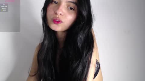 Snapshot of bella_musee chatting on 30, 1, 2025   online show from 30, 1, 2025