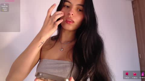 Snapshot of bella_musee chatting on 5, 2, 2025   online show from 5, 2, 2025