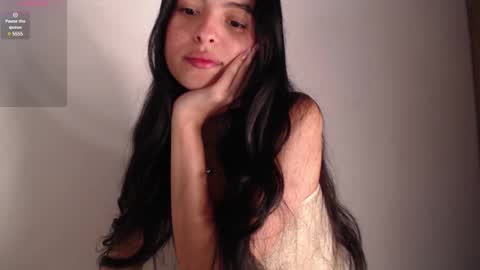 Snapshot of bella_musee chatting on 13, 2, 2025   online show from 13, 2, 2025