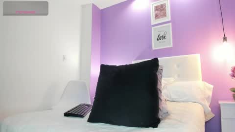 Bella Ponce  online show from 11, 1, 2025