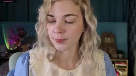 Bella online show from 10, 11, 2025