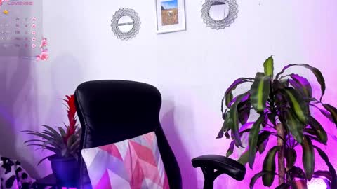 Snapshot of bella_thorne3 chatting on 5, 2, 2025 Bella online show from 5, 2, 2025