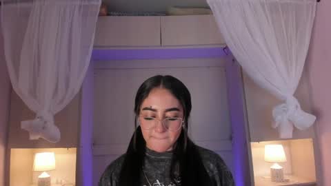  Bella  online show from 30, 5, 2026