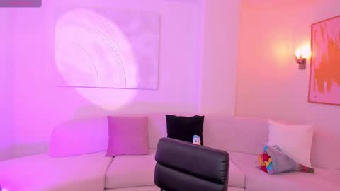  Bella C  online show from 9, 3, 2025