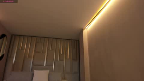  Bella C  online show from 15, 3, 2026