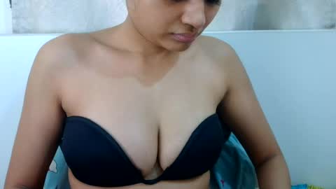 bellacrystall online show from 10, 7, 2026