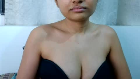 bellacrystall online show from 16, 7, 2026
