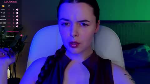Snapshot of belladevile_ chatting on 5, 10, 2025 belladevile_ online show from 5, 10, 2025