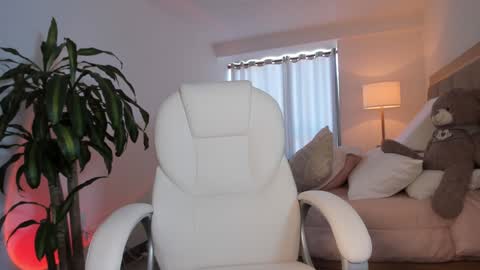 Bella Mia online show from 22, 1, 2025