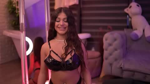 Snapshot of bellanoirre chatting on 10, 11, 2025 Bella online show from 10, 11, 2025