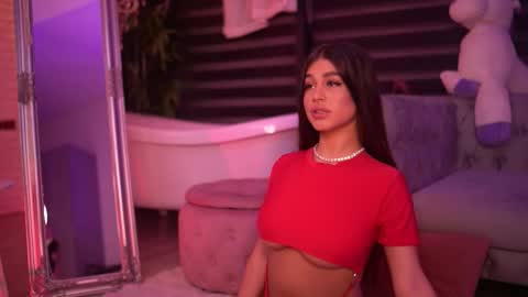 Snapshot of bellanoirre chatting on 1, 12, 2025 Bella online show from 1, 12, 2025