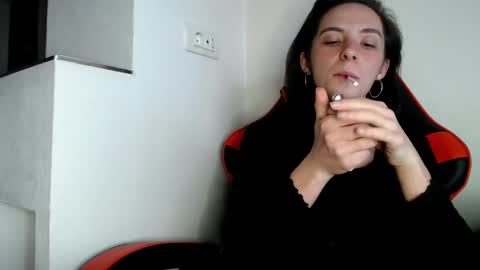 bellaqueen0701 online show from 27, 2, 2025