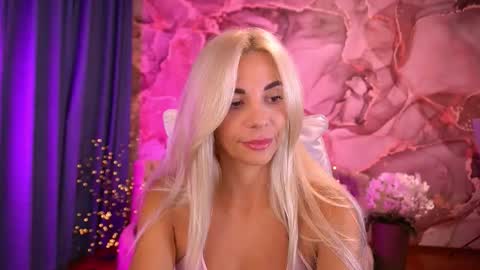 Bella online show from 17, 9, 2025