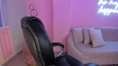 Snapshot of bellarosex1 chatting on 8, 12, 2024 Bella Rose online show from 8, 12, 2024