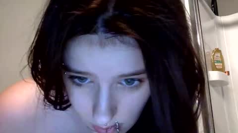 bellasellsskyy online show from 27, 3, 2026