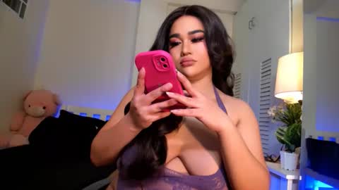 BELLA JONES online show from 18, 10, 2025