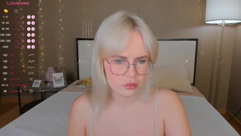 Bella online show from 17, 9, 2025