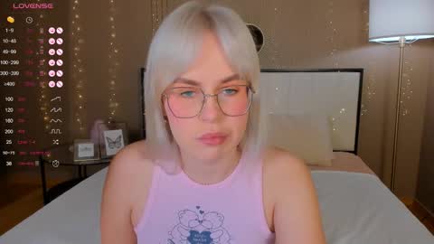 Bella online show from 12, 10, 2025