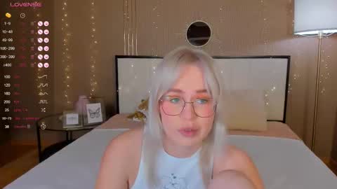 Bella online show from 13, 10, 2025