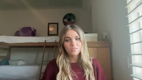 Snapshot of bellaxrxx chatting on 9, 5, 2026 Bella 3 online show from 9, 5, 2026