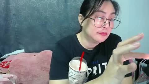 Bella online show from 5, 10, 2025