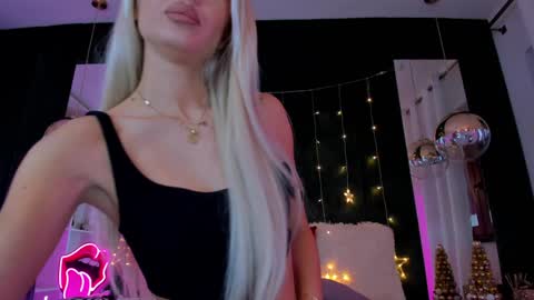 Snapshot of belle_kim chatting on 30, 12, 2024 Kim online show from 30, 12, 2024