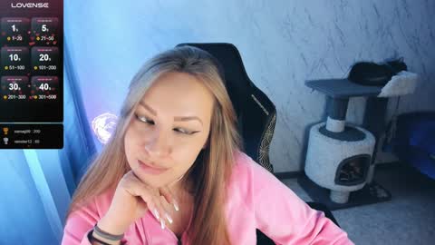 Snapshot of bellezza_ chatting on 17, 12, 2024 Your Annabelle Wolf online show from 17, 12, 2024