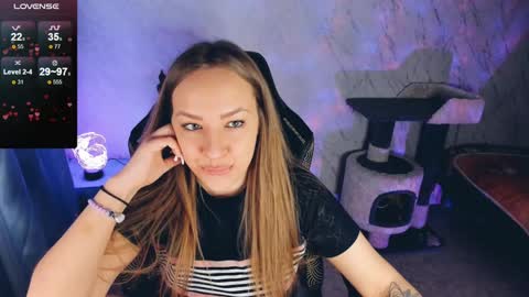 Snapshot of bellezza_ chatting on 4, 1, 2025 Your Annabelle Wolf online show from 4, 1, 2025