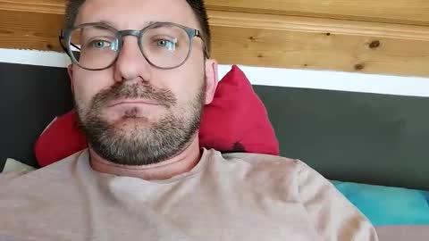 ben00189 online show from 14, 9, 2025