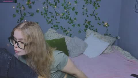 KENDALL  NATHAN online show from 19, 4, 2026