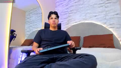 BENJAMIN online show from 28, 2, 2025