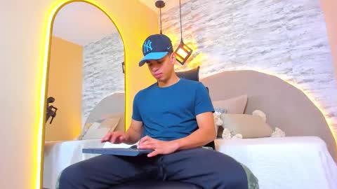 BENJAMIN online show from 19, 11, 2025